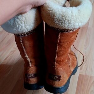 UGG Boots Tall Braid Chestnut Size 8 rare